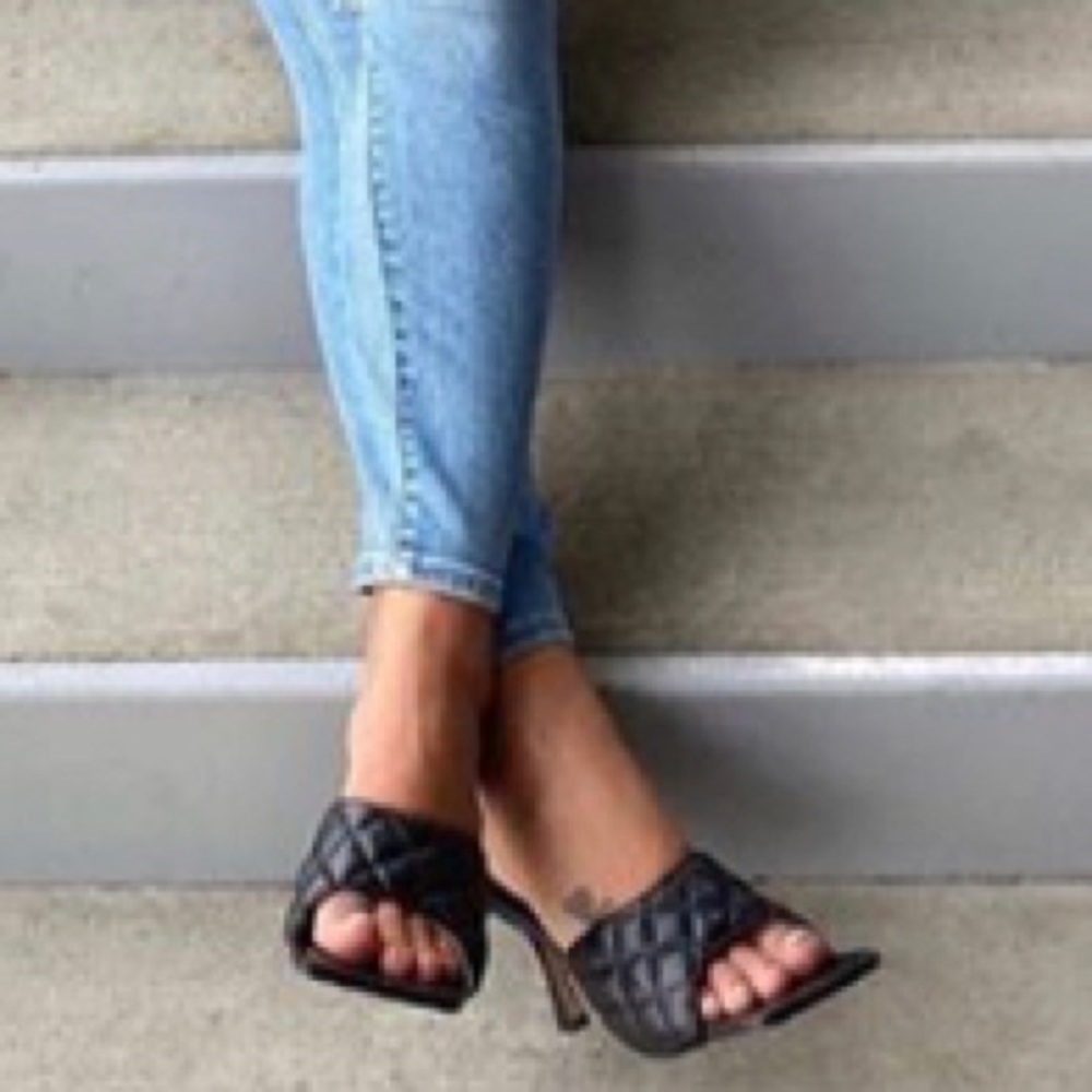 New quilted square toe heel 6.5 & 8.5 - Picture 16 of 16
